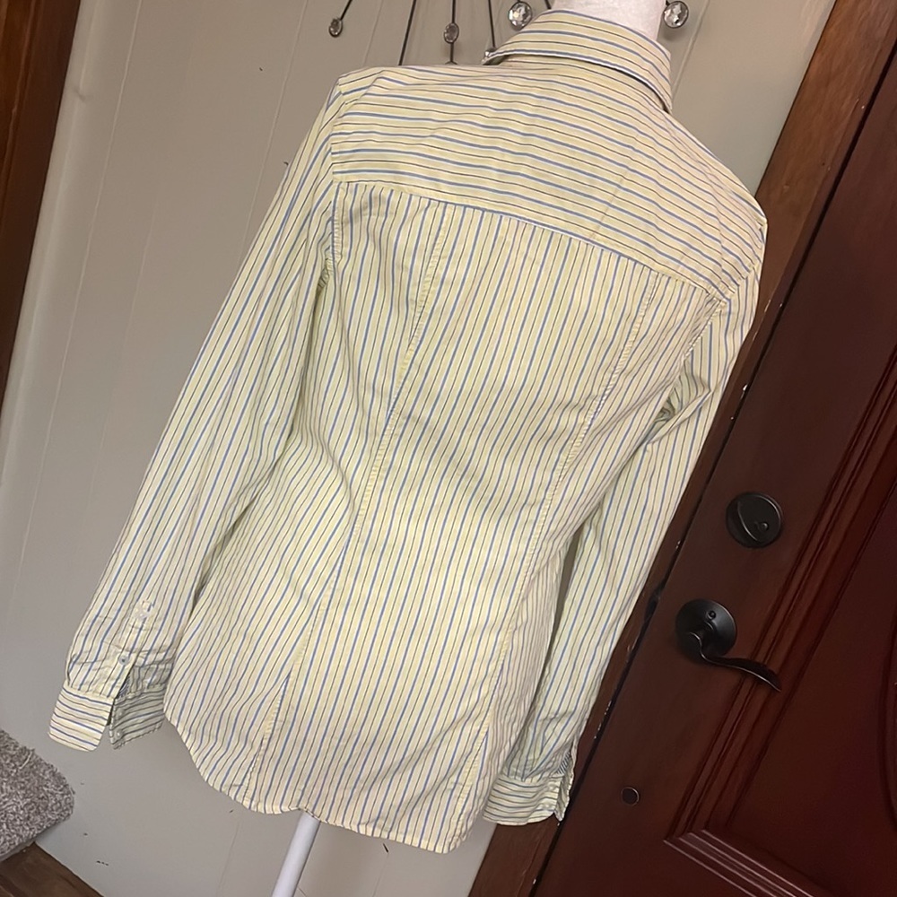 💜Express button down blouse.💜 - Picture 6 of 8